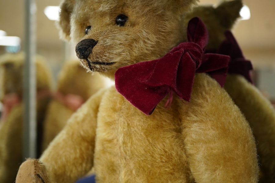 A Steiff teddy bear, c.1906, approx. 33cm long